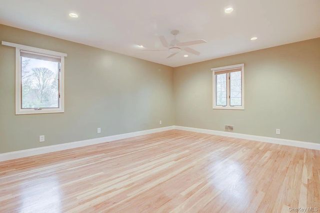 25 North Drive, Great Neck, NY 11021