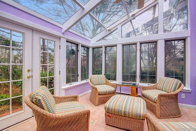 25 North Drive, Great Neck, NY 11021