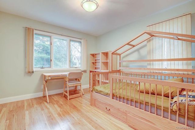 25 North Drive, Great Neck, NY 11021