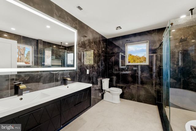 3215 BROOKDALE RD, Philadelphia, PA 19114