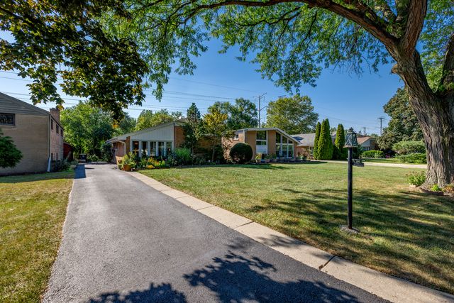 6542 N Kenneth Avenue, Lincolnwood, IL 60712