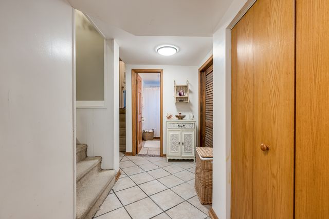 6542 N Kenneth Avenue, Lincolnwood, IL 60712