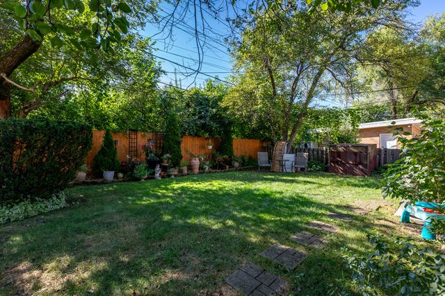 6542 N Kenneth Avenue, Lincolnwood, IL 60712