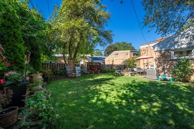 6542 N Kenneth Avenue, Lincolnwood, IL 60712