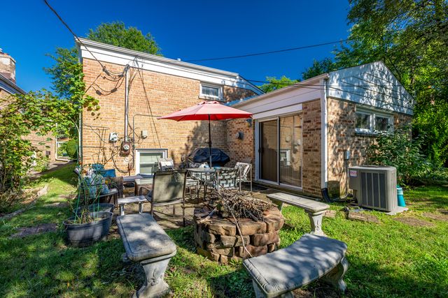 6542 N Kenneth Avenue, Lincolnwood, IL 60712