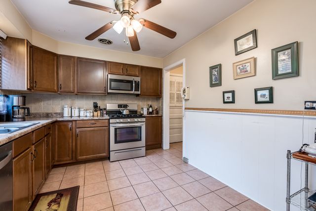 6542 N Kenneth Avenue, Lincolnwood, IL 60712