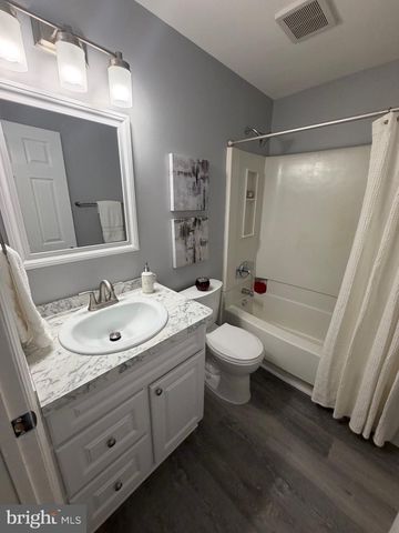 102 STONEHURST CT, New Castle, DE 19720