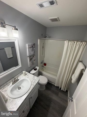 102 STONEHURST CT, New Castle, DE 19720