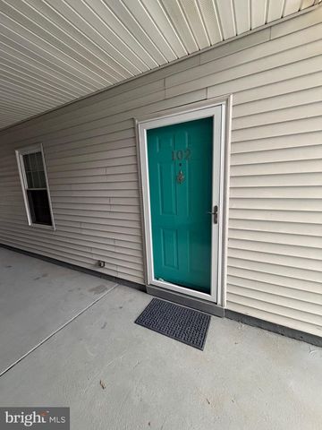 102 STONEHURST CT, New Castle, DE 19720