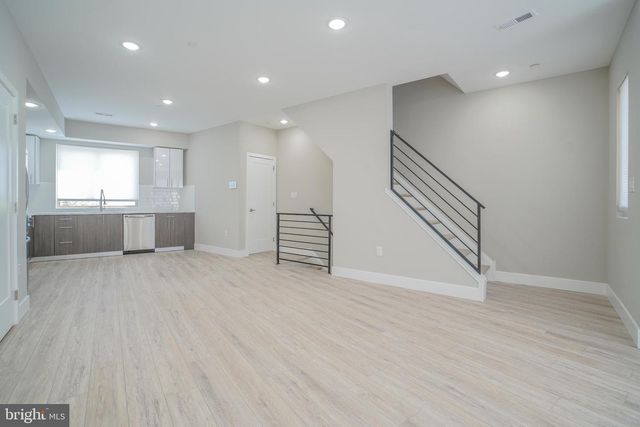 1201 N TAYLOR, Philadelphia, PA 19121