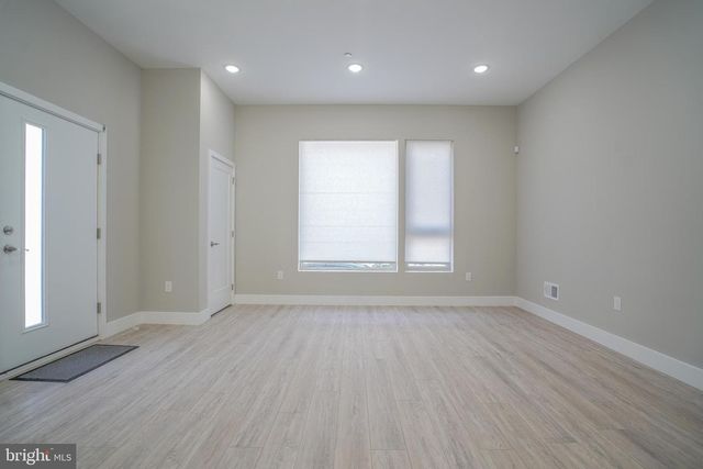 1201 N TAYLOR, Philadelphia, PA 19121
