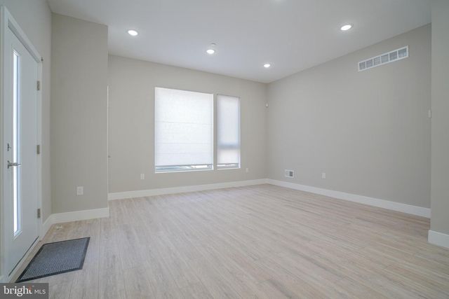 1201 N TAYLOR, Philadelphia, PA 19121