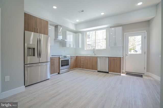 1201 N TAYLOR, Philadelphia, PA 19121