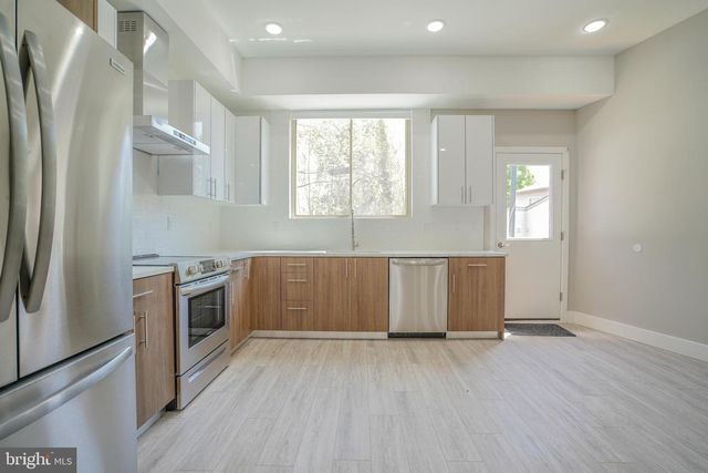 1201 N TAYLOR, Philadelphia, PA 19121