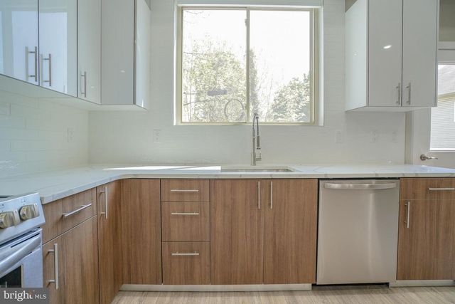 1201 N TAYLOR, Philadelphia, PA 19121