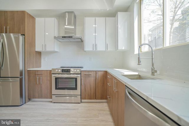 1201 N TAYLOR, Philadelphia, PA 19121