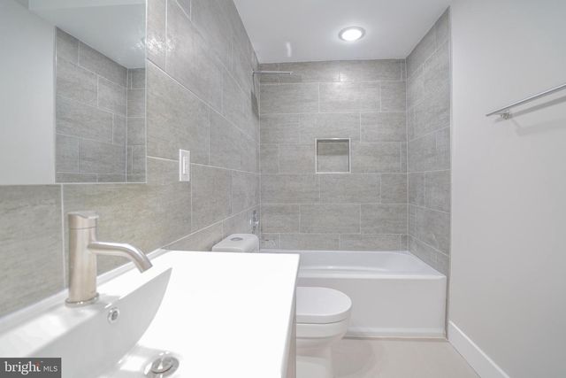 1201 N TAYLOR, Philadelphia, PA 19121