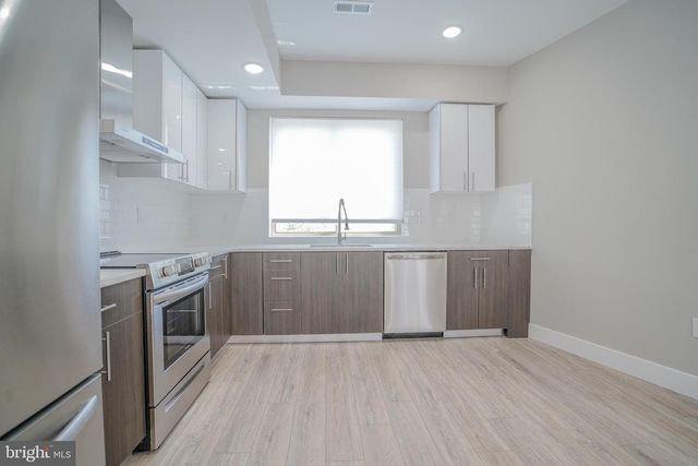 1201 N TAYLOR, Philadelphia, PA 19121