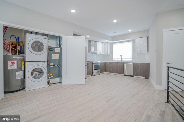 1201 N TAYLOR, Philadelphia, PA 19121