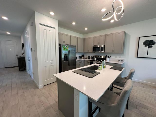 7036 Peters Lane, Delray Beach, FL 33446