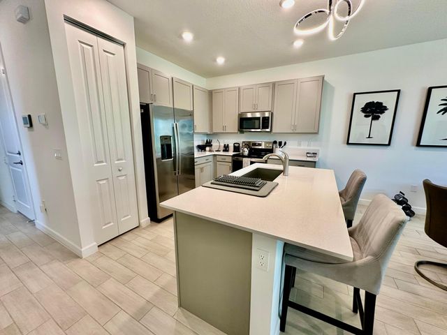 7036 Peters Lane, Delray Beach, FL 33446