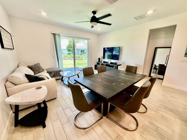 7036 Peters Lane, Delray Beach, FL 33446