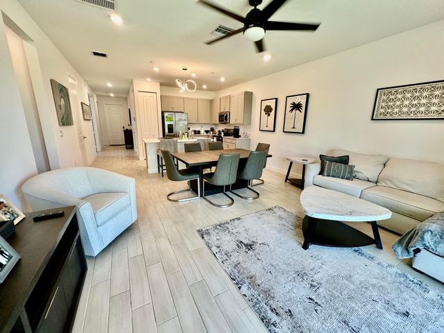 7036 Peters Lane, Delray Beach, FL 33446