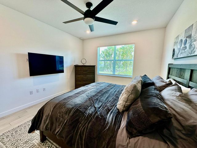 7036 Peters Lane, Delray Beach, FL 33446