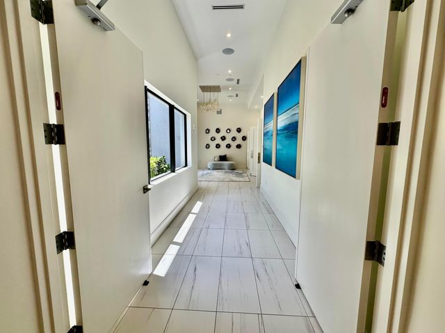 7036 Peters Lane, Delray Beach, FL 33446
