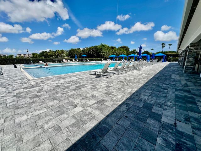 7036 Peters Lane, Delray Beach, FL 33446