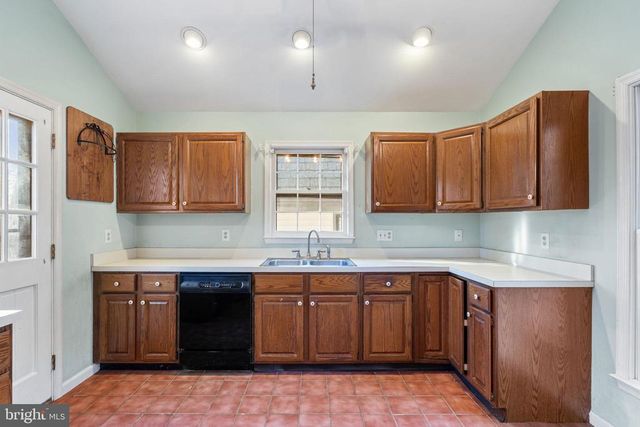 7087 WESTMORELAND DR, Warrenton, VA 20187