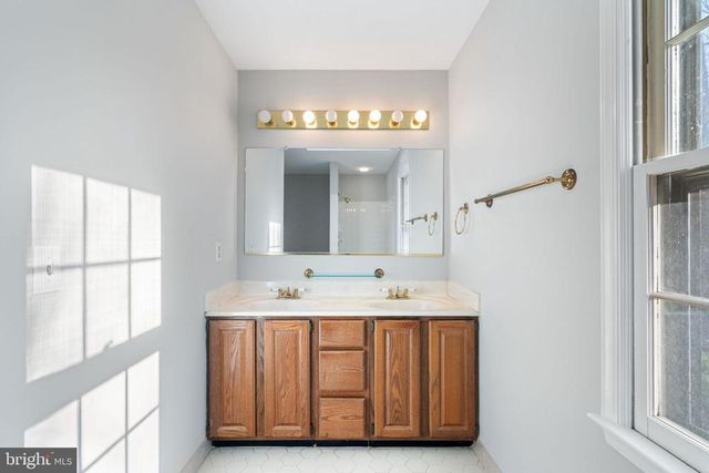 7087 WESTMORELAND DR, Warrenton, VA 20187