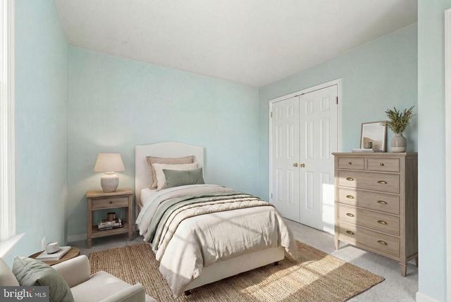 7087 WESTMORELAND DR, Warrenton, VA 20187