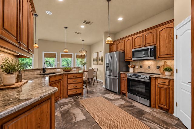 136 Arapahoe Ridge, Weatherford, TX 76087