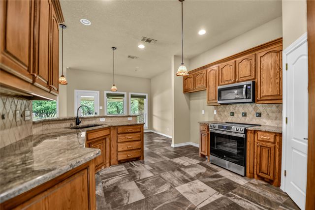 136 Arapahoe Ridge, Weatherford, TX 76087