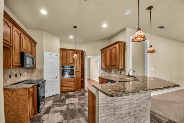 136 Arapahoe Ridge, Weatherford, TX 76087