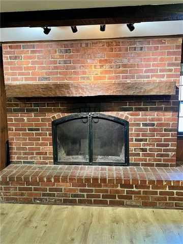 203 Crestwood Lane, Pittsburg, KS 66762