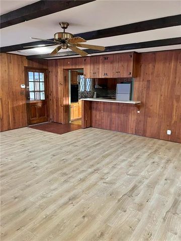 203 Crestwood Lane, Pittsburg, KS 66762