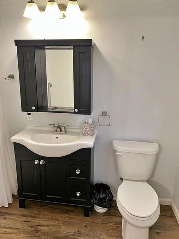 203 Crestwood Lane, Pittsburg, KS 66762