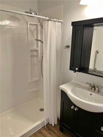 203 Crestwood Lane, Pittsburg, KS 66762