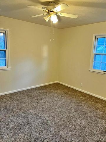 203 Crestwood Lane, Pittsburg, KS 66762