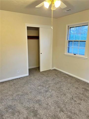 203 Crestwood Lane, Pittsburg, KS 66762