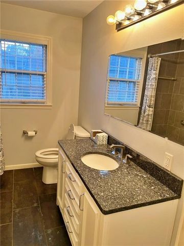 203 Crestwood Lane, Pittsburg, KS 66762