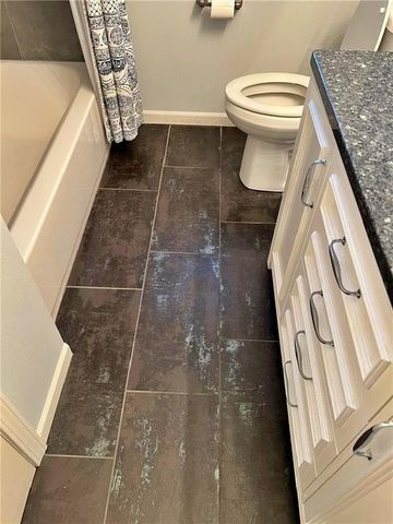 203 Crestwood Lane, Pittsburg, KS 66762