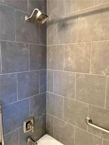 203 Crestwood Lane, Pittsburg, KS 66762