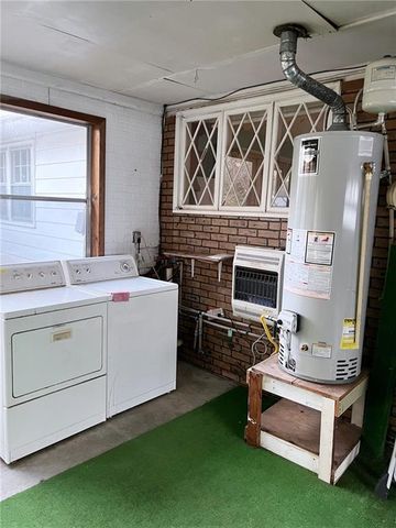 203 Crestwood Lane, Pittsburg, KS 66762