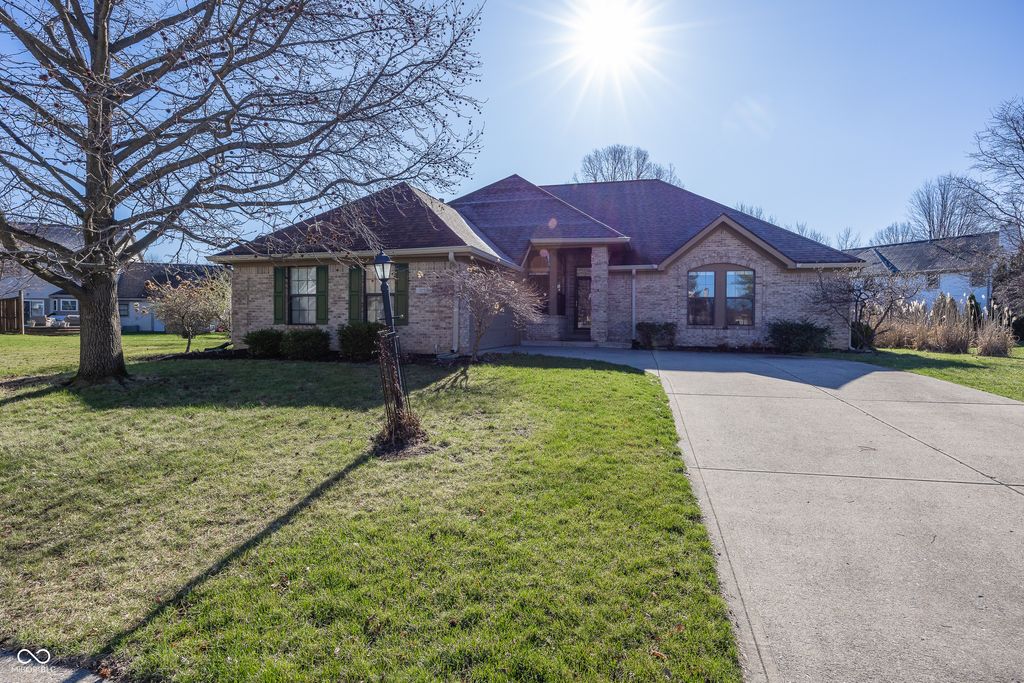11179 Avery Row, Fishers, IN 46038