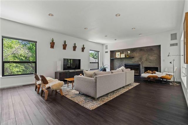 20413 Crickett Lane, Lenexa, KS 66220
