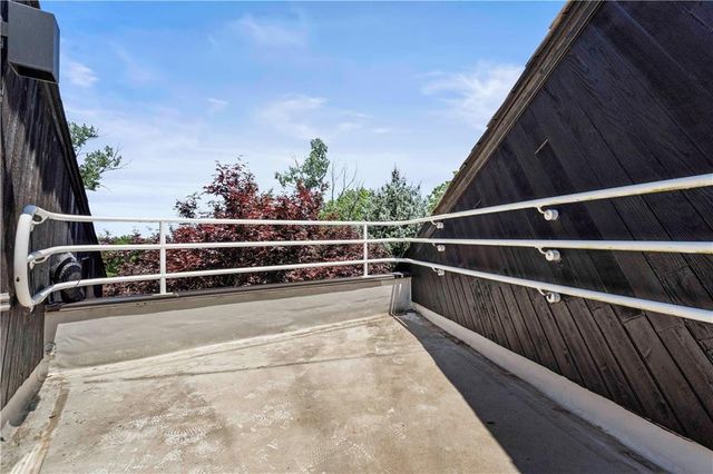 20413 Crickett Lane, Lenexa, KS 66220