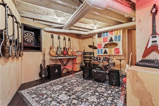 20413 Crickett Lane, Lenexa, KS 66220
